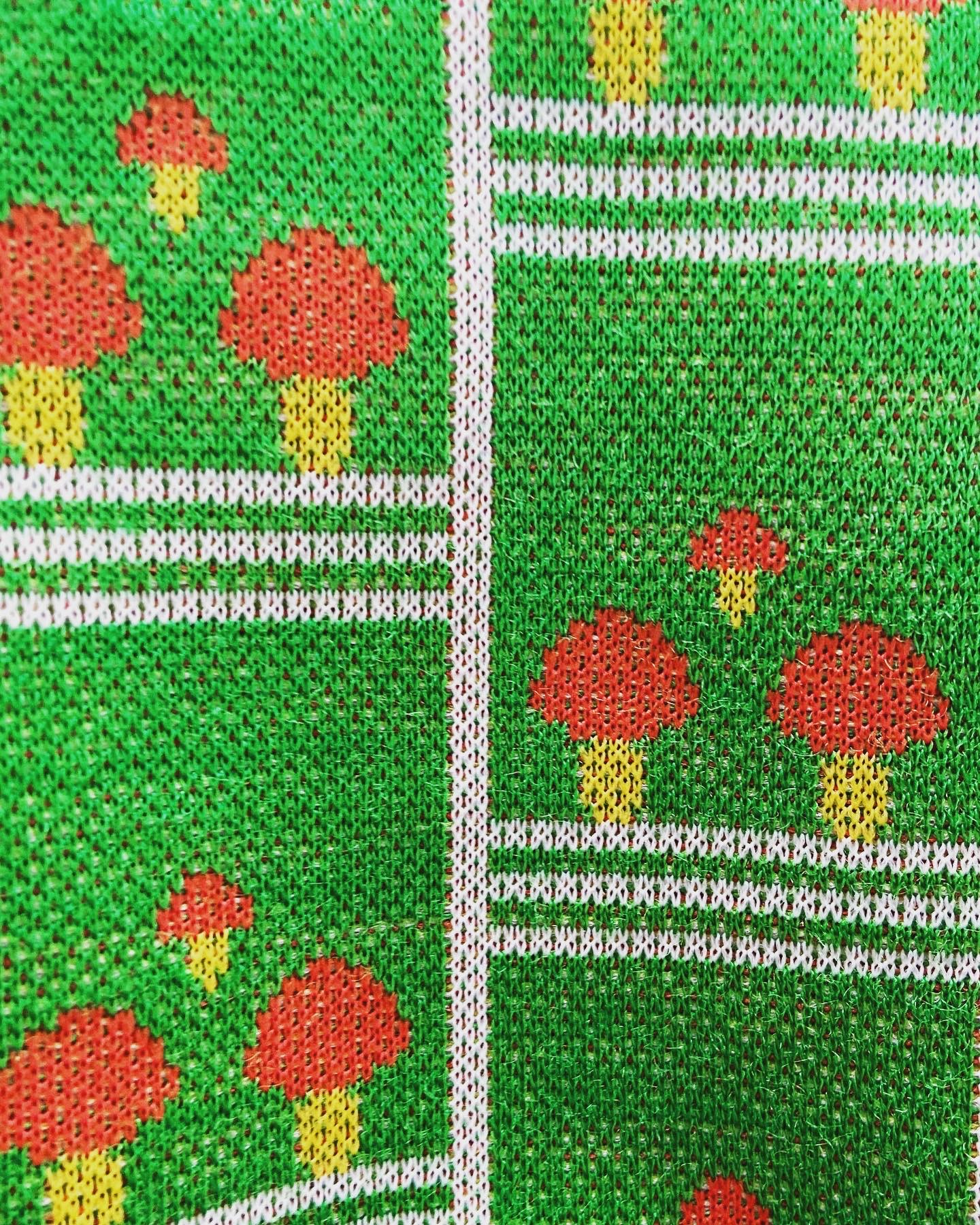 70s Mushrooms Truevintagefabrics   79DDF9D3 588E 4ADE 85EA F86A3B5DC068 